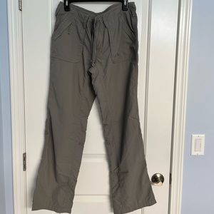 Women’s The North Face Hiking Pants, Size 10, Graphite Gray